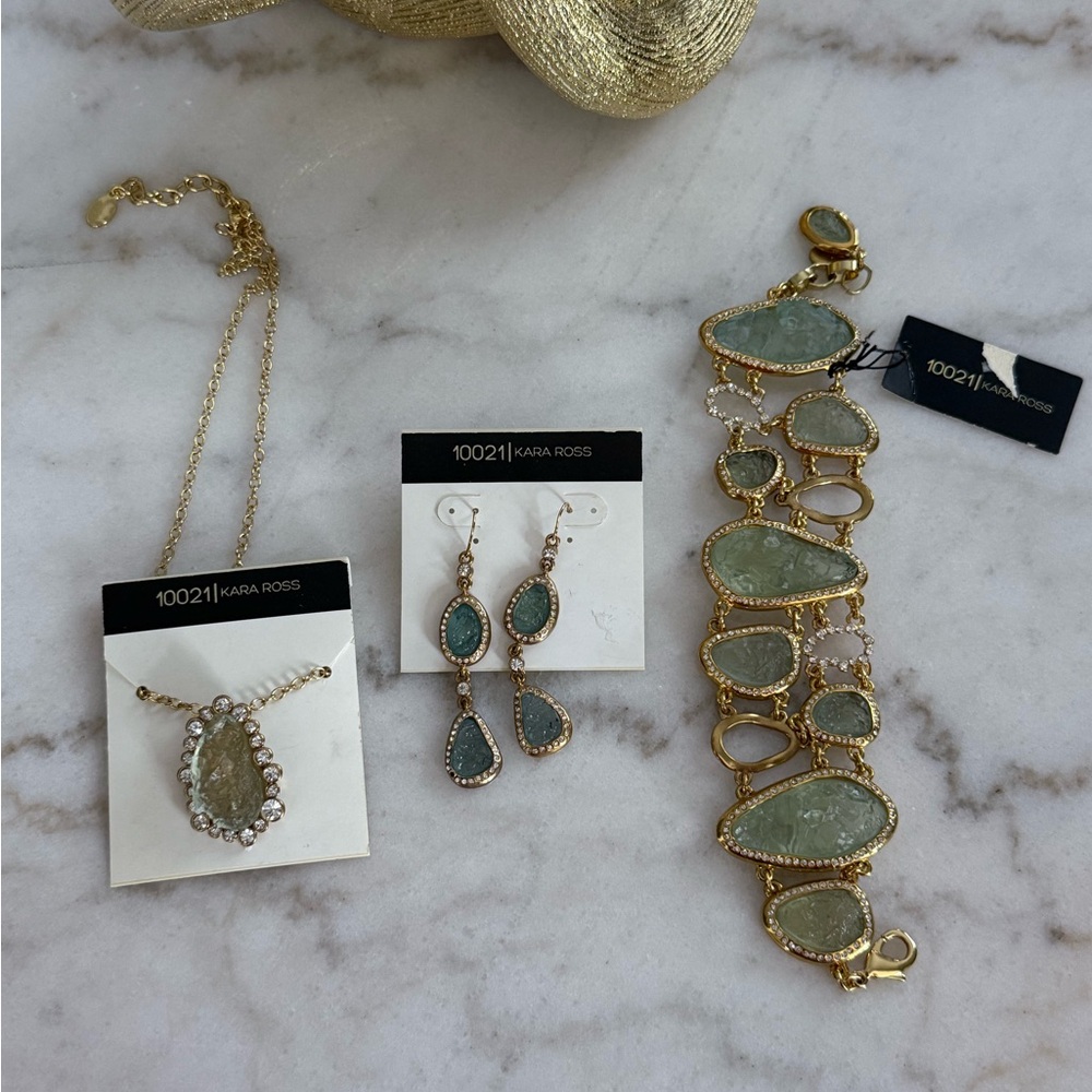 Gold and Green Jewelry Set